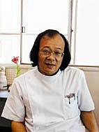 桑野 晴美 (くわの はるみ)